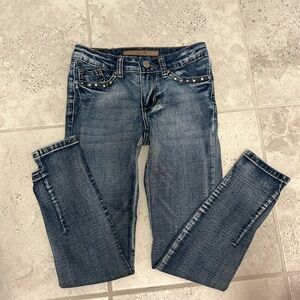 Joe’s Jeans. Skinny Fit. Stud pocket detail. Adjustable waist.